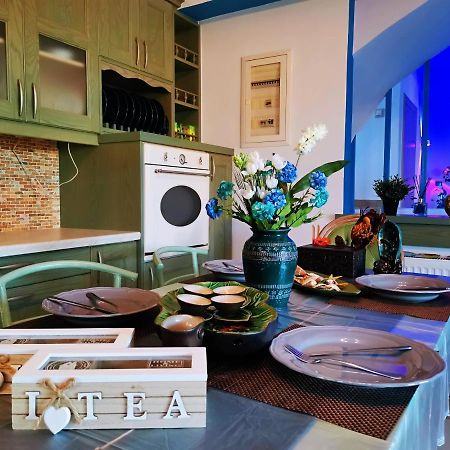 Sicci Villa Near The Airport & Sea Athena Bagian luar foto
